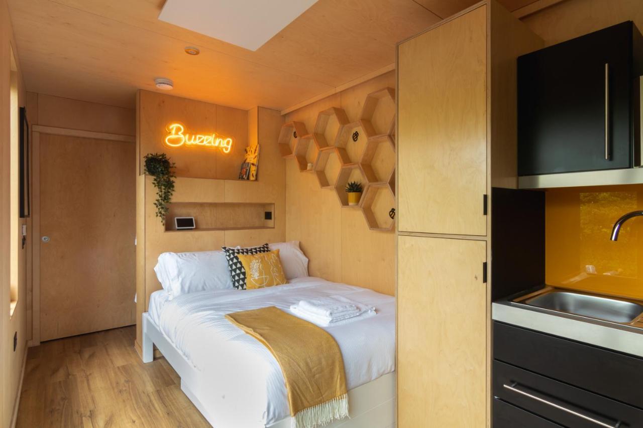 The Hive - Unique Hot Tub Cabin In Millport Exterior photo